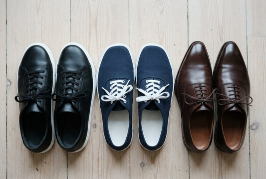 Trois paires de chaussures : avant-pied large contre bout pointu, hallux valgus